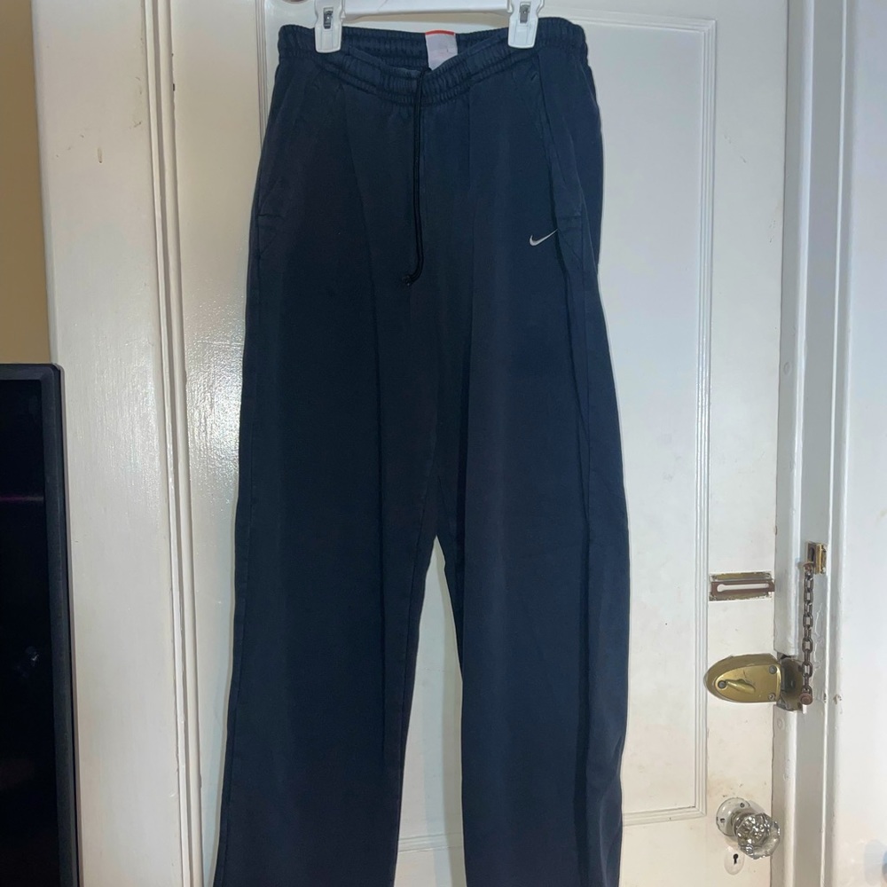 Men’s black Nike sweatpants